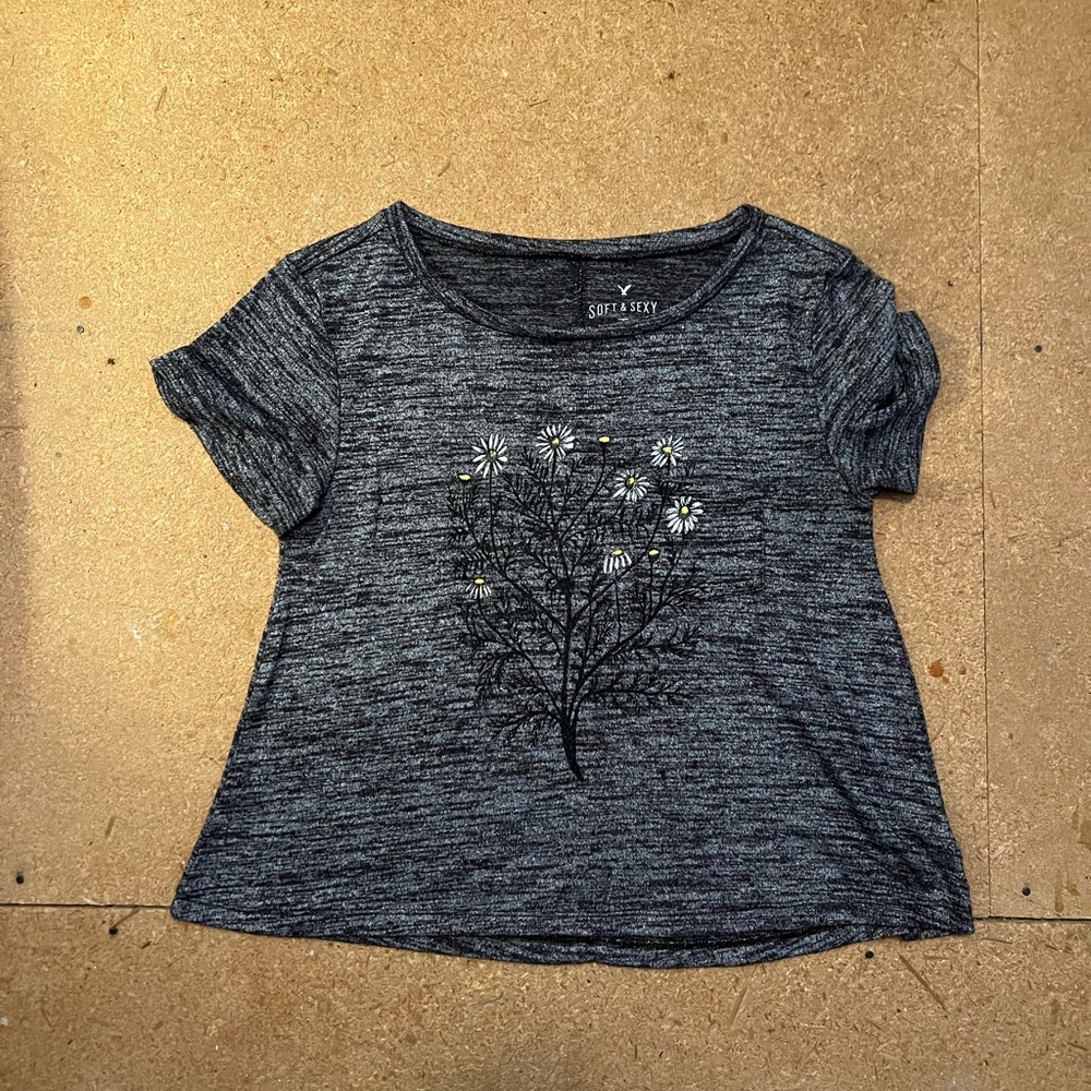 American Eagle Daisies Crop Top